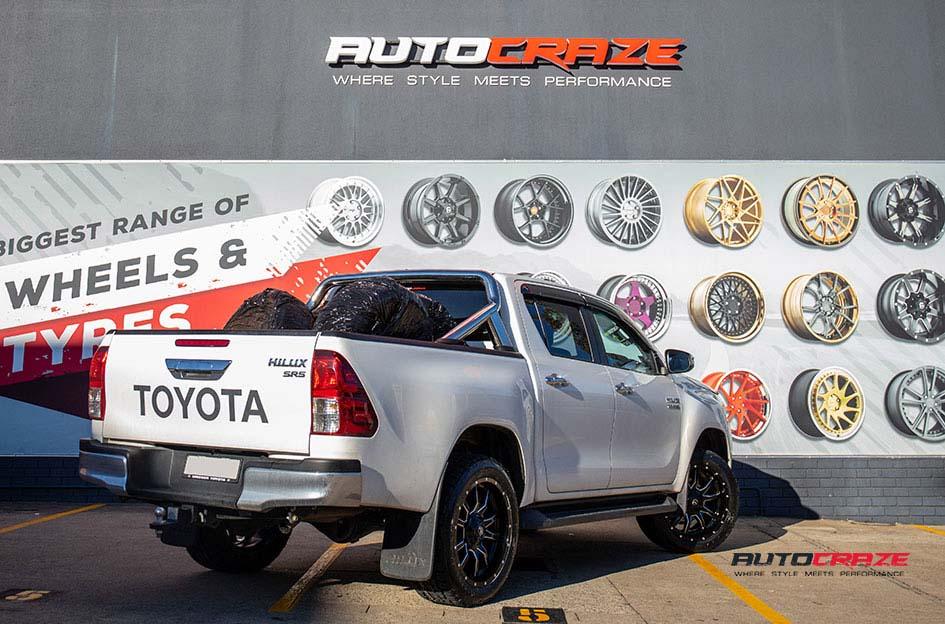 TOYOTA HILUX N80 4WD VANDAL GLOSS BLACK MILLED ACCENTS